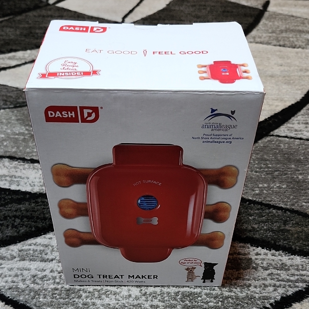 DASH MINI DOG TREAT MAKER - 6 DOG SHAPED TREATS - RED